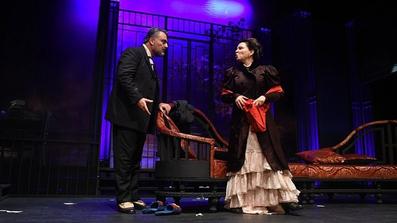 Adana Şehir Tiyatroları “Hedda Gabler” Oyunuyla İstanbul’da