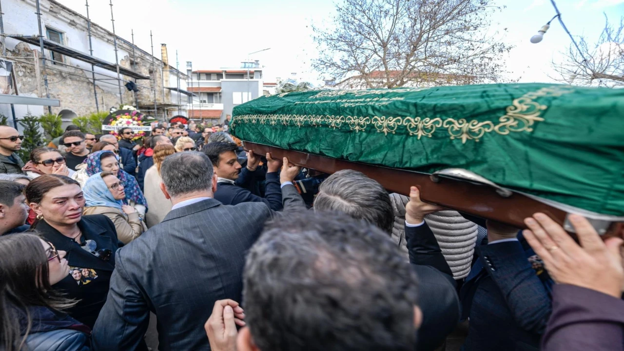 Bolu yangınında hayatını kaybeden Suyolcu ailesi İzmir’de defnedildi